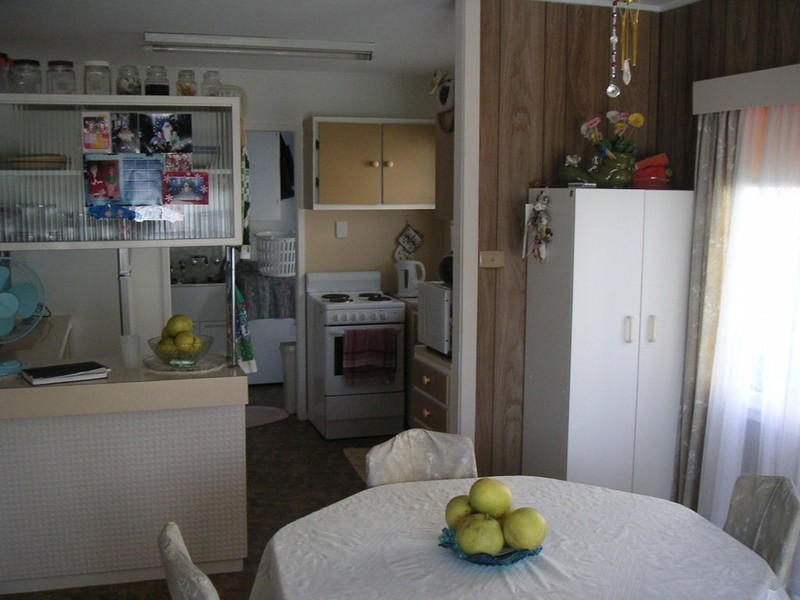 102 GREGORY, Bowen QLD 4805