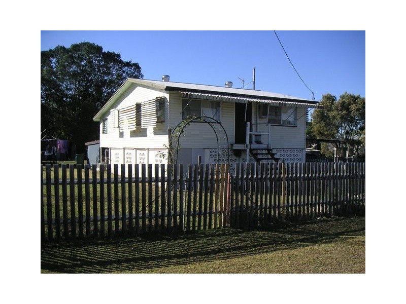 8 Belmore Street, Collinsville QLD 4804