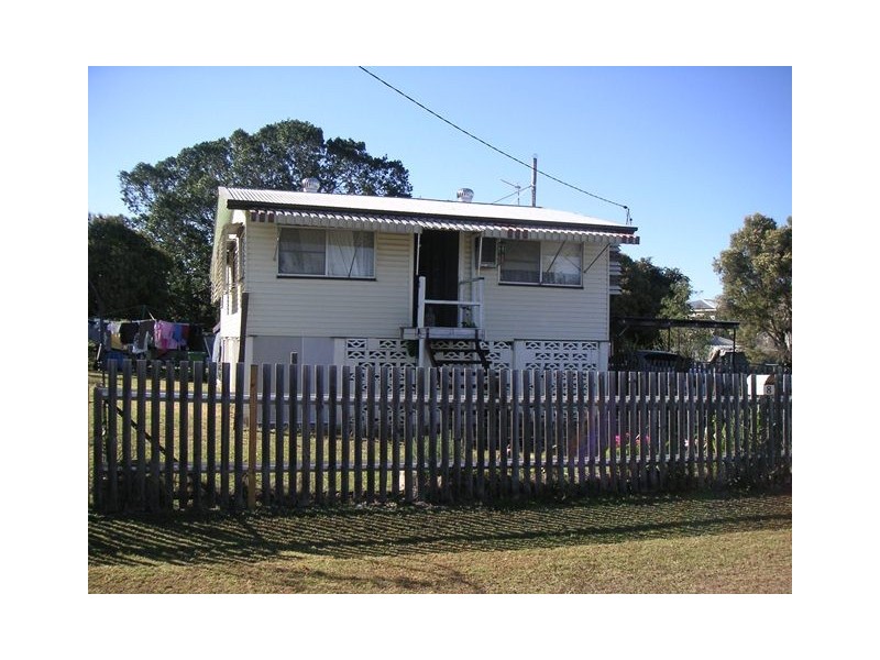 8 Belmore Street, Collinsville QLD 4804