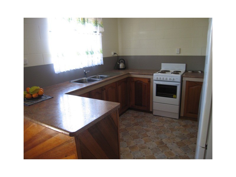 8 Korah Street, Bowen QLD 4805