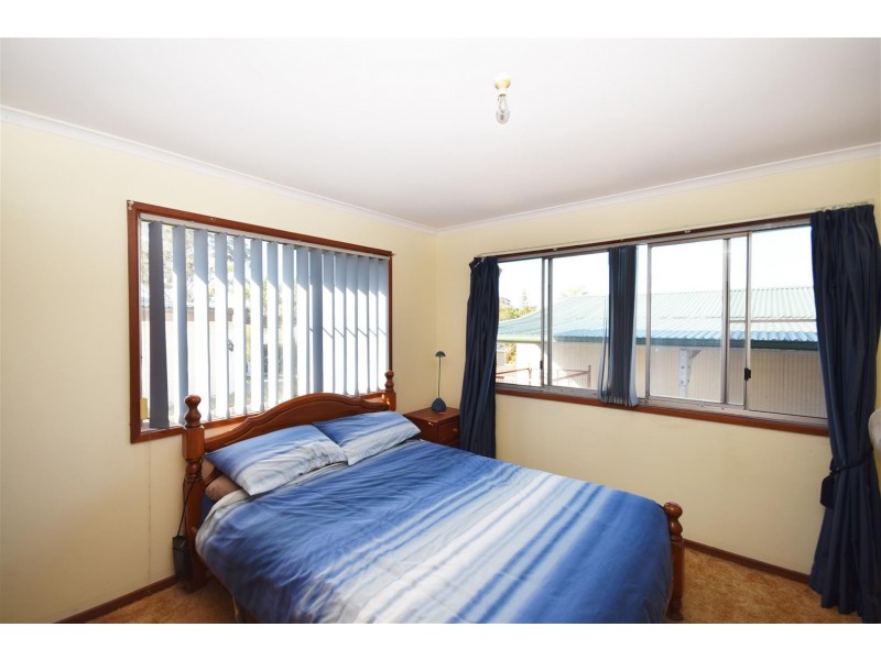 284 Princes Highway, Bomaderry NSW 2541