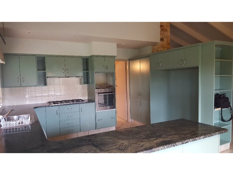 4 Dryden Close, Nowra NSW 2541