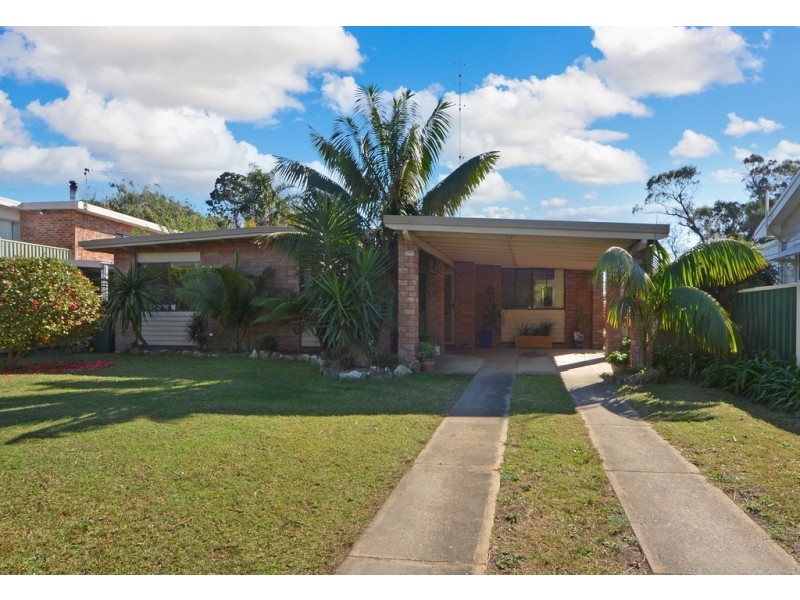 27 Comarong Street, Greenwell Point NSW 2540