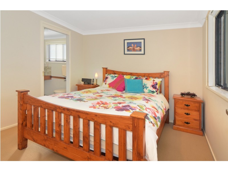 27 Comarong Street, Greenwell Point NSW 2540