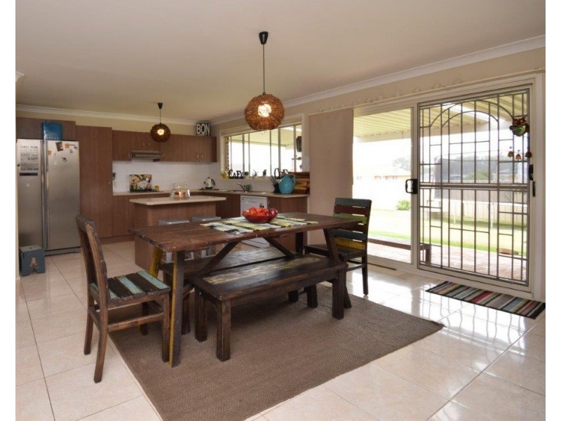 19 Lacebark Grove, Worrigee NSW 2540