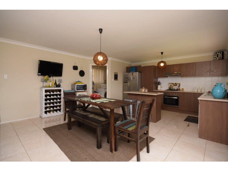 19 Lacebark Grove, Worrigee NSW 2540