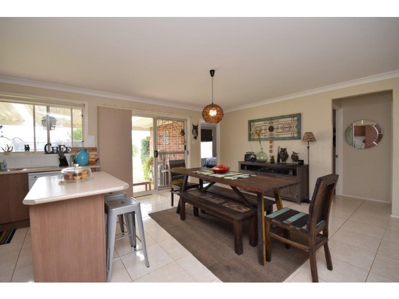 19 Lacebark Grove, Worrigee NSW 2540