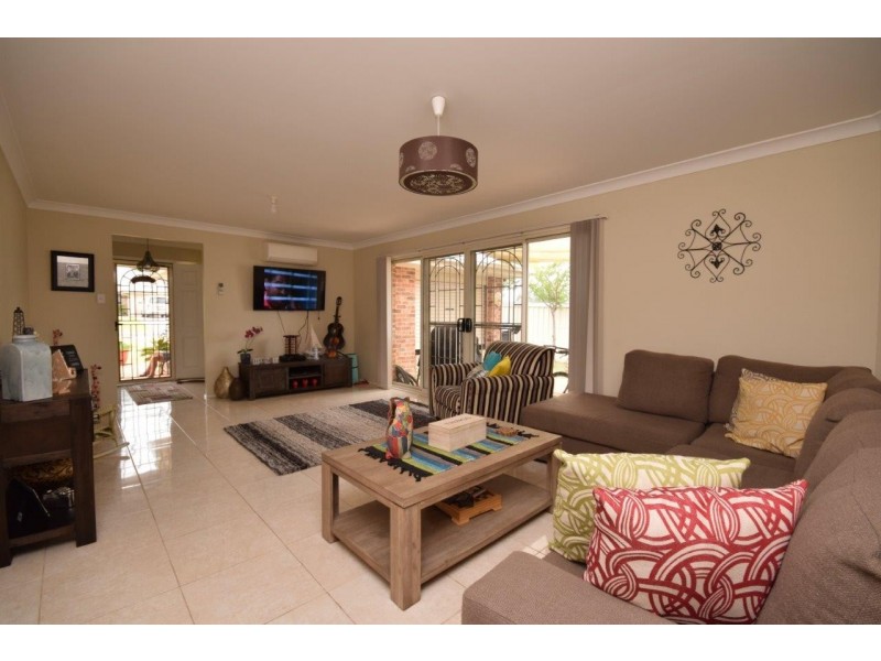 19 Lacebark Grove, Worrigee NSW 2540