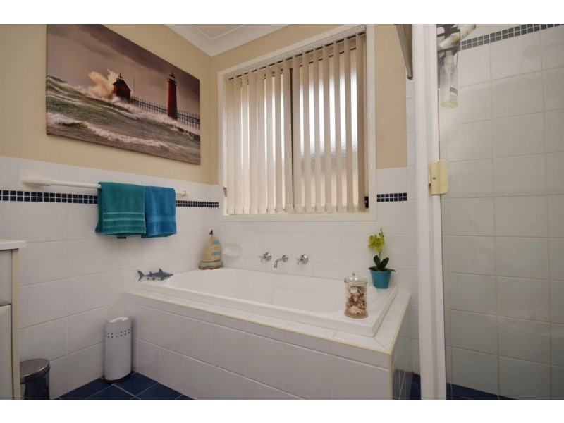 19 Lacebark Grove, Worrigee NSW 2540