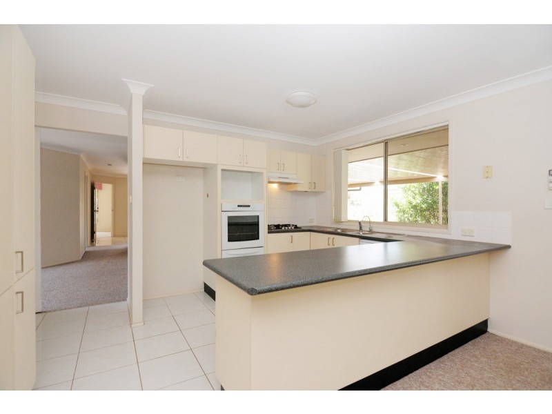 29 Emerald Drive, Meroo Meadow NSW 2540