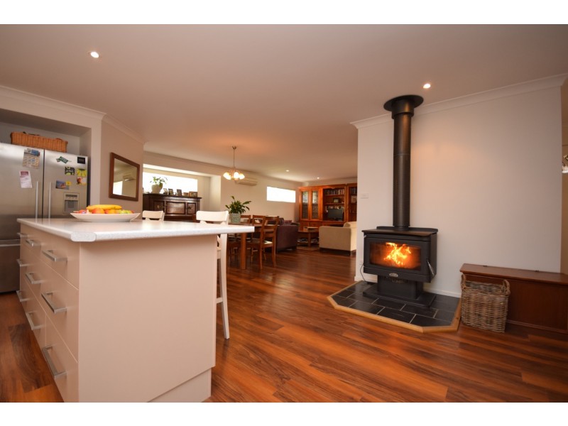 11 Evison Close, Cambewarra NSW 2540