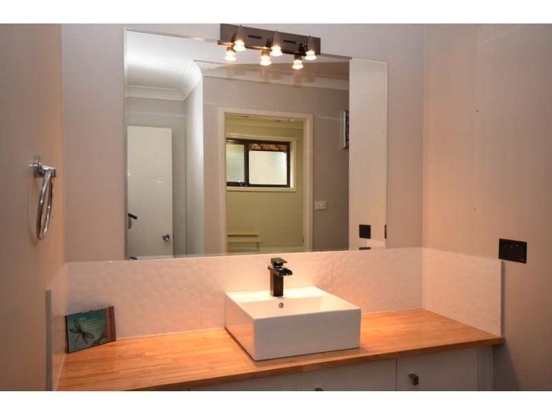 8 Purdie Crescent, Nowra NSW 2541