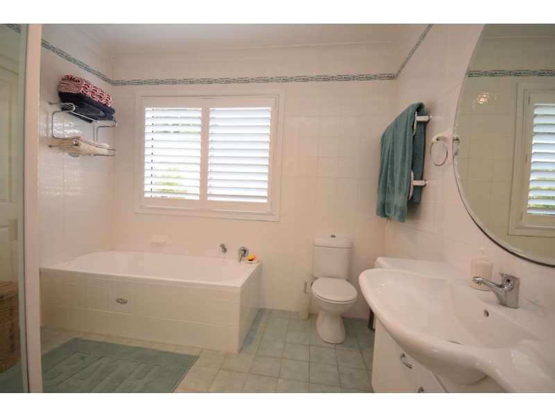51 Adelaide Street, Greenwell Point NSW 2540