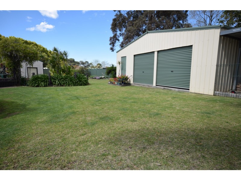 9 Wilari Close, Bomaderry NSW 2541