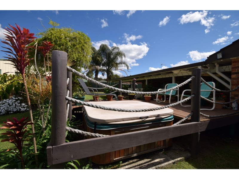 9 Wilari Close, Bomaderry NSW 2541