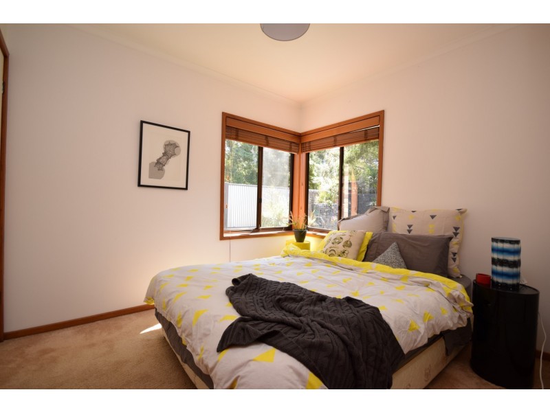 17 Bowada Street, Bomaderry NSW 2541