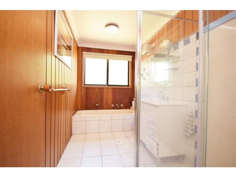 1 Clarke Avenue, North Nowra NSW 2541