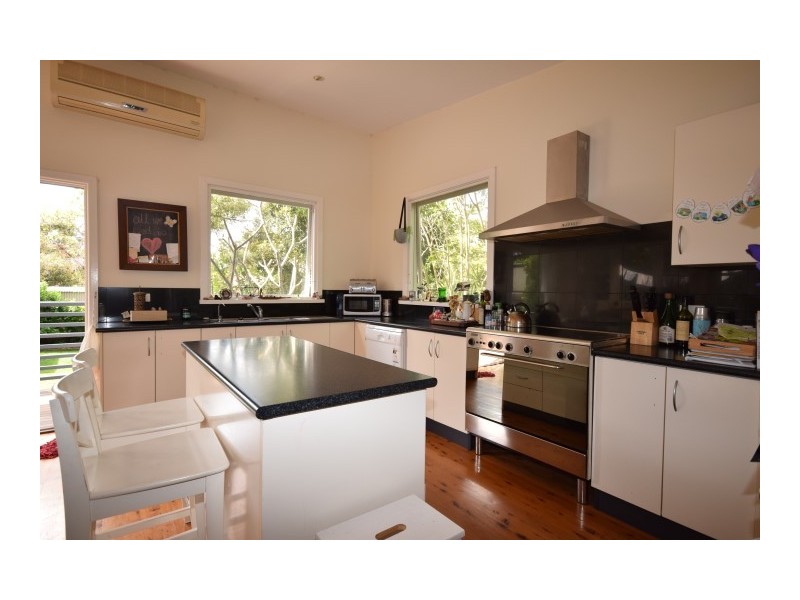 3 HUXLEY STREET, Nowra NSW 2541