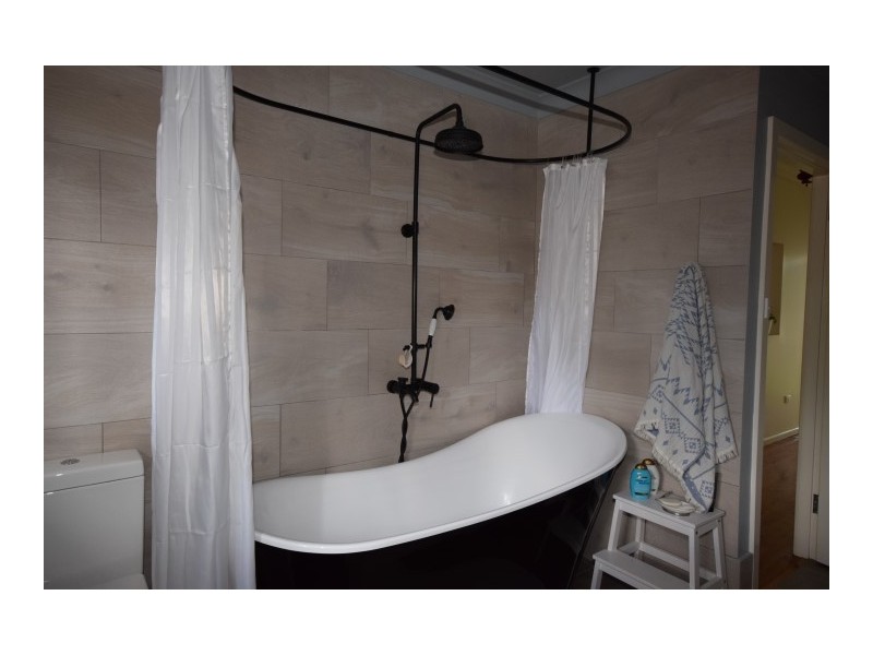 3 HUXLEY STREET, Nowra NSW 2541