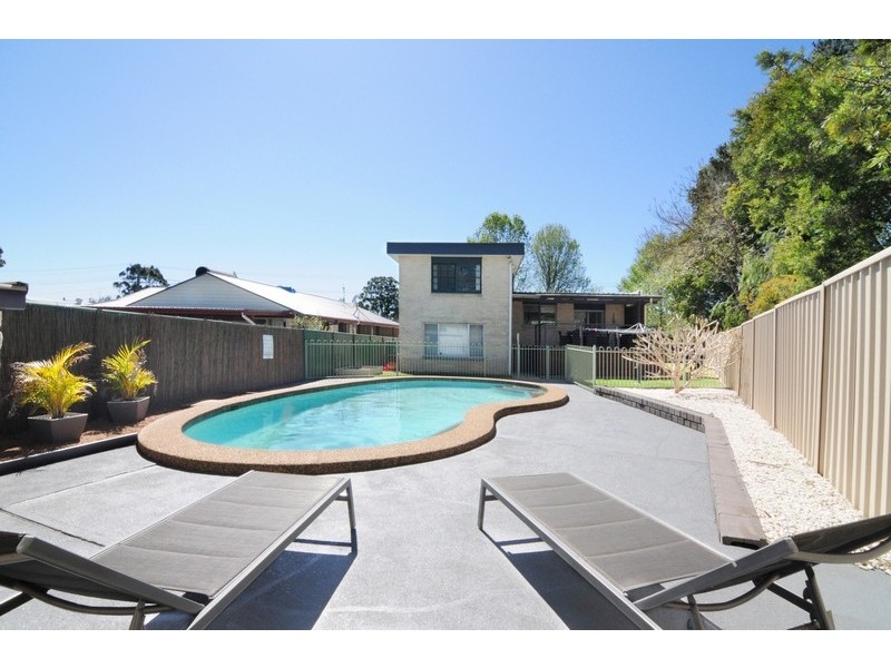 51 Meroo Road, Bomaderry NSW 2541