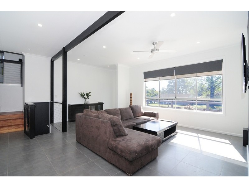 51 Meroo Road, Bomaderry NSW 2541