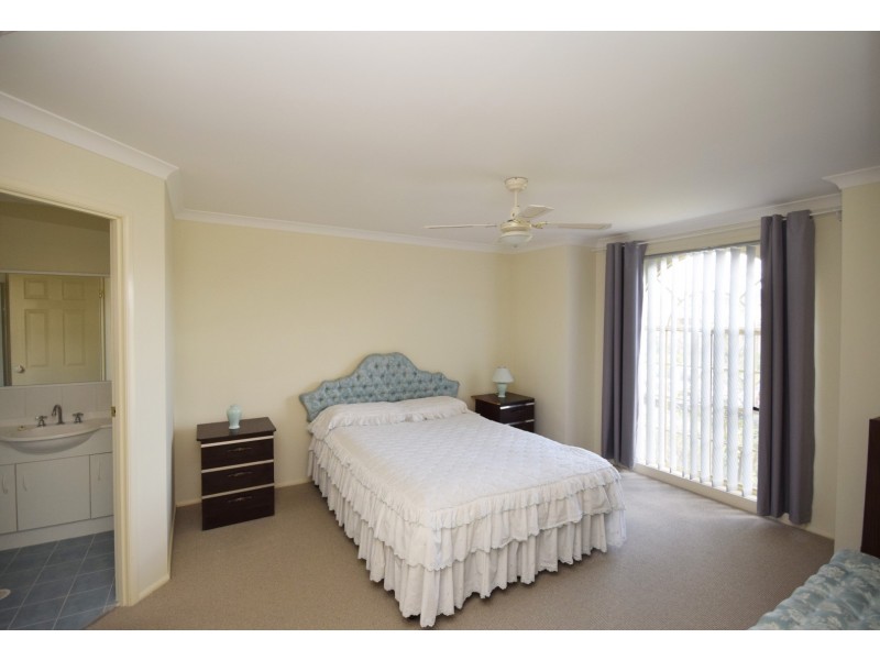 15 Warrigal Street, Nowra NSW 2541
