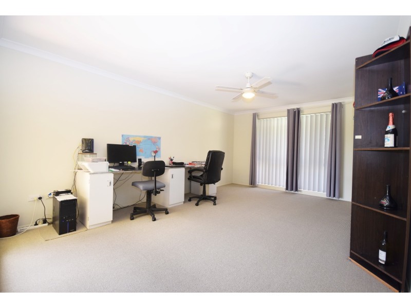 15 Warrigal Street, Nowra NSW 2541