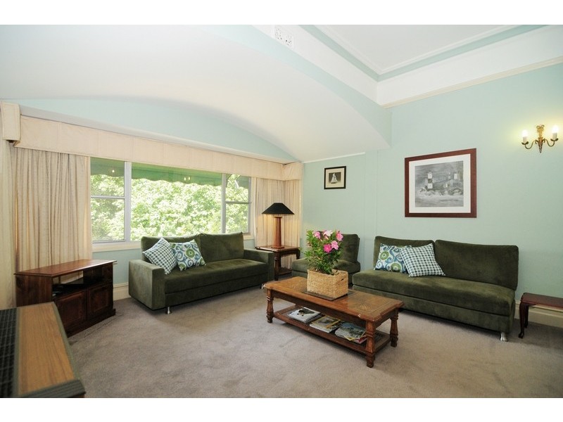 125 Brinawarr Street, Bomaderry NSW 2541