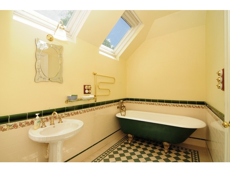 125 Brinawarr Street, Bomaderry NSW 2541