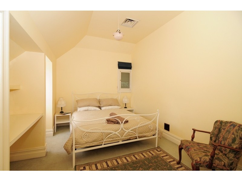 125 Brinawarr Street, Bomaderry NSW 2541