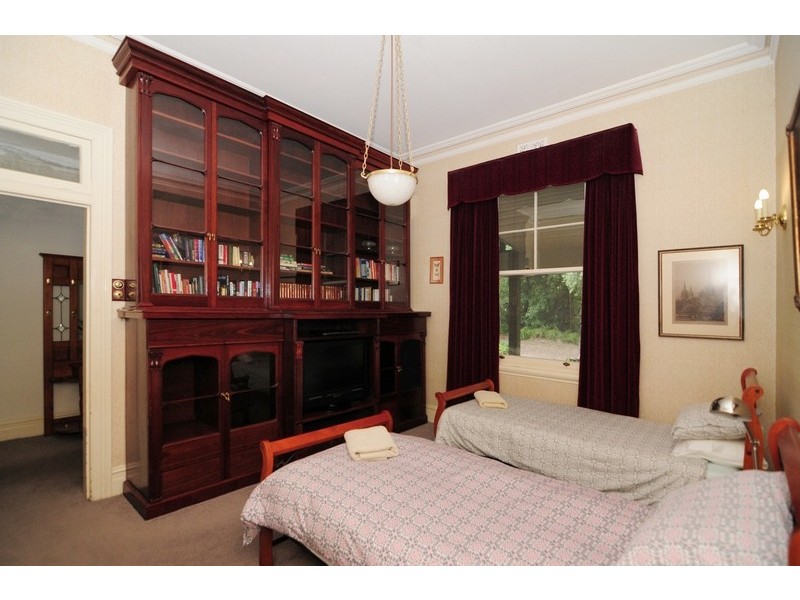 125 Brinawarr Street, Bomaderry NSW 2541