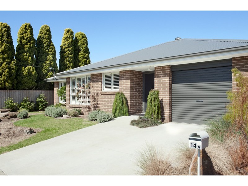 14A Brinawarr Street, Bomaderry NSW 2541