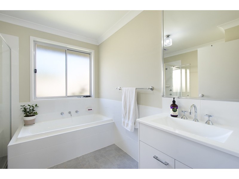 14A Brinawarr Street, Bomaderry NSW 2541