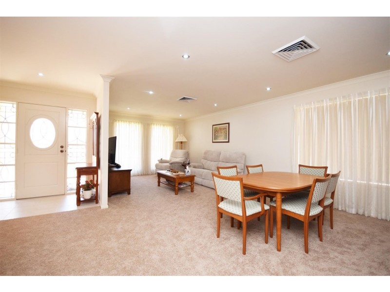 5 Lacebark Grove, Worrigee NSW 2540