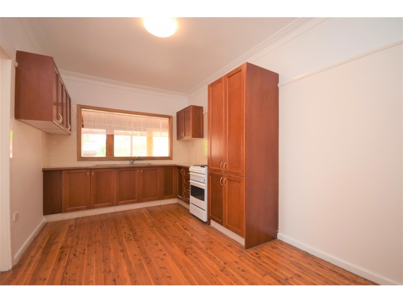 77 Moss Street, Nowra NSW 2541