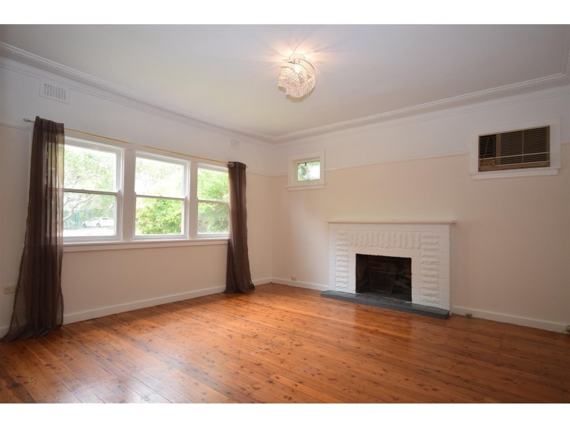 77 Moss Street, Nowra NSW 2541