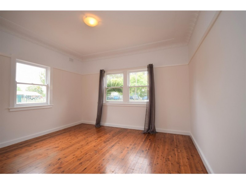 77 Moss Street, Nowra NSW 2541