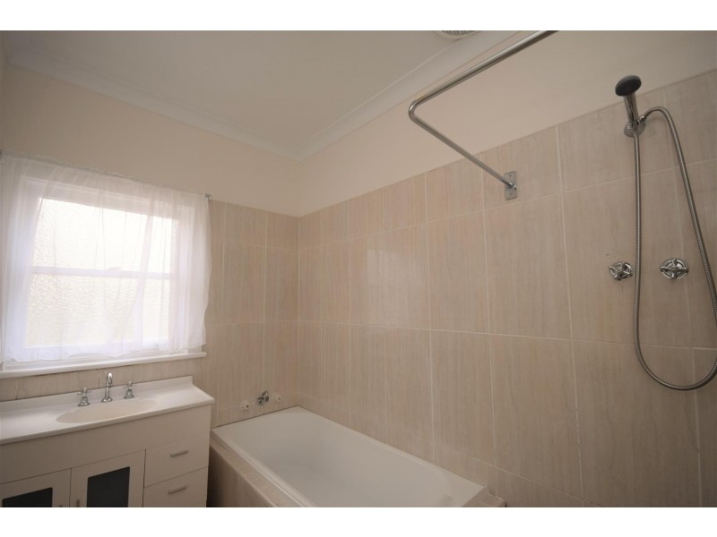 77 Moss Street, Nowra NSW 2541