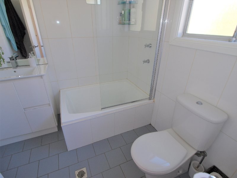 17 Renown Avenue, Shoalhaven Heads NSW 2535