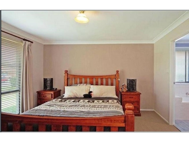 49 St James Crescent, Worrigee NSW 2540