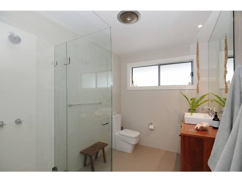 11 Heard Avenue, Shoalhaven Heads NSW 2535