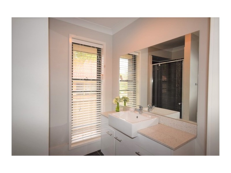 20 Langside Avenue, West Nowra NSW 2541