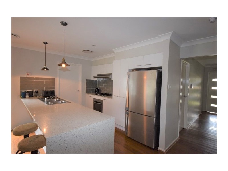 20 Langside Avenue, West Nowra NSW 2541