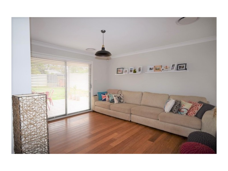 20 Langside Avenue, West Nowra NSW 2541