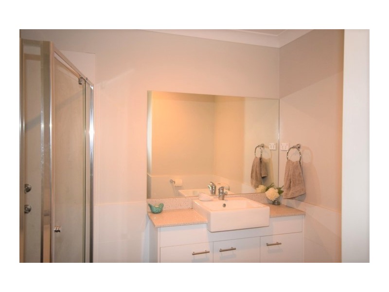 20 Langside Avenue, West Nowra NSW 2541