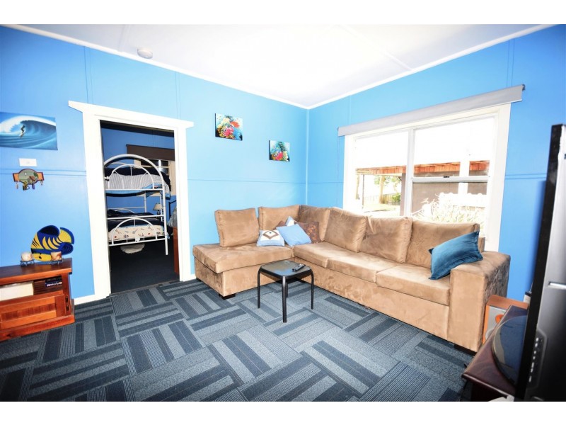 38 Hay Avenue, Shoalhaven Heads NSW 2535