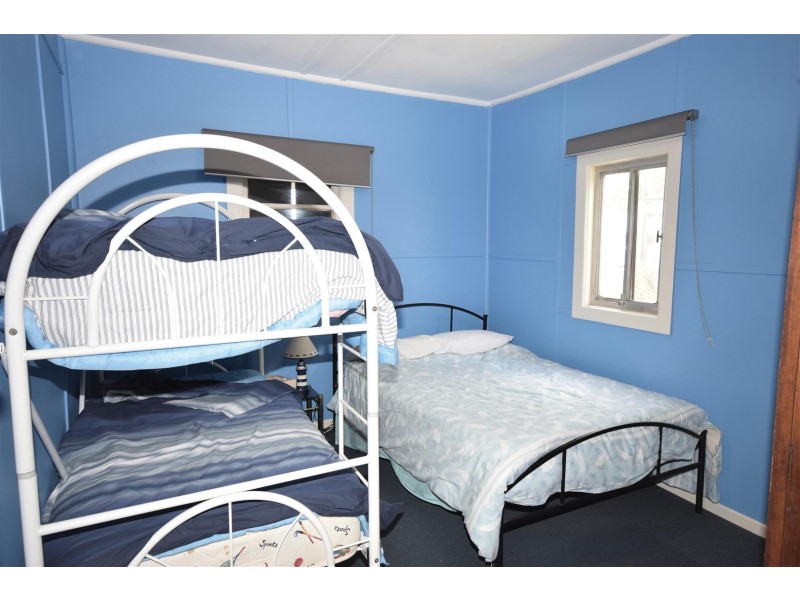 38 Hay Avenue, Shoalhaven Heads NSW 2535