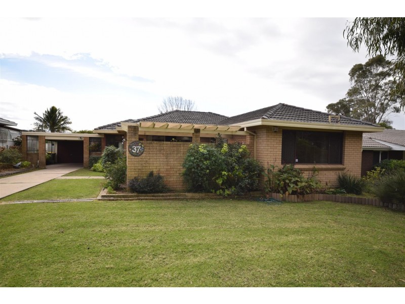 37 Greenwell Point Road, Nowra NSW 2541
