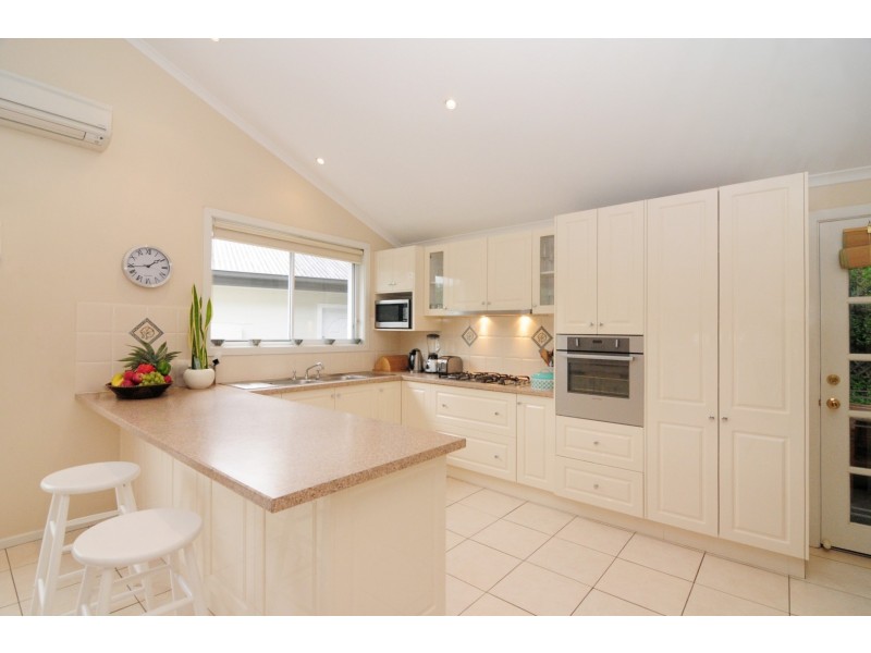 18 Windsor Drive, Berry NSW 2535