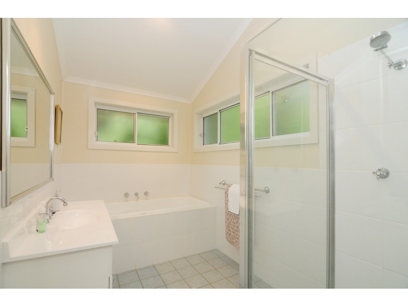 18 Windsor Drive, Berry NSW 2535